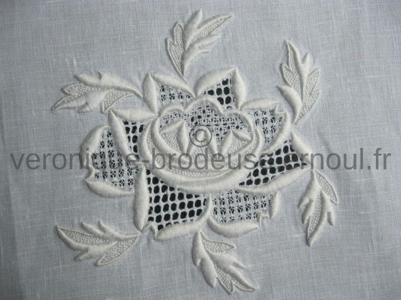 Rose avec grilles ajourées